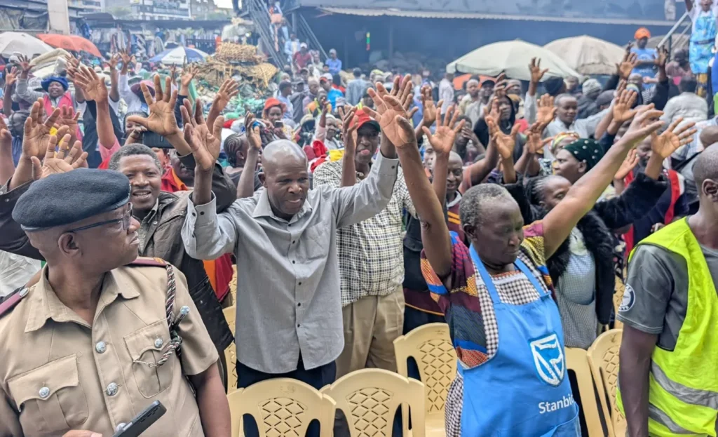 I spoke with informal hawkers operating inside Gikomba market this morning and assured them that they will receive first priority and be relocated to the new 7-story Quarry Road Market, which is nearly ready for occupation and can accommodate over 3,000 traders.