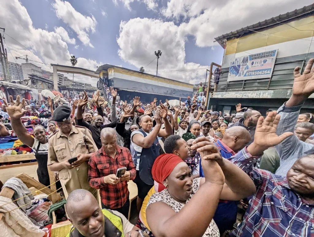 I spoke with informal hawkers operating inside Gikomba market this morning and assured them that they will receive first priority and be relocated to the new 7-story Quarry Road Market, which is nearly ready for occupation and can accommodate over 3,000 traders.